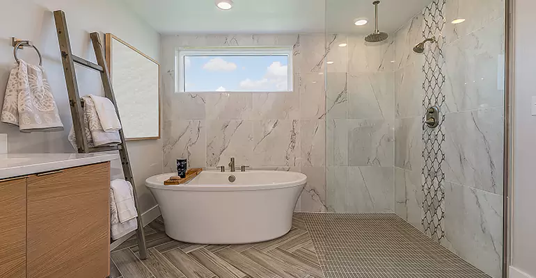 Luxury Master Bath Designs in Peoria